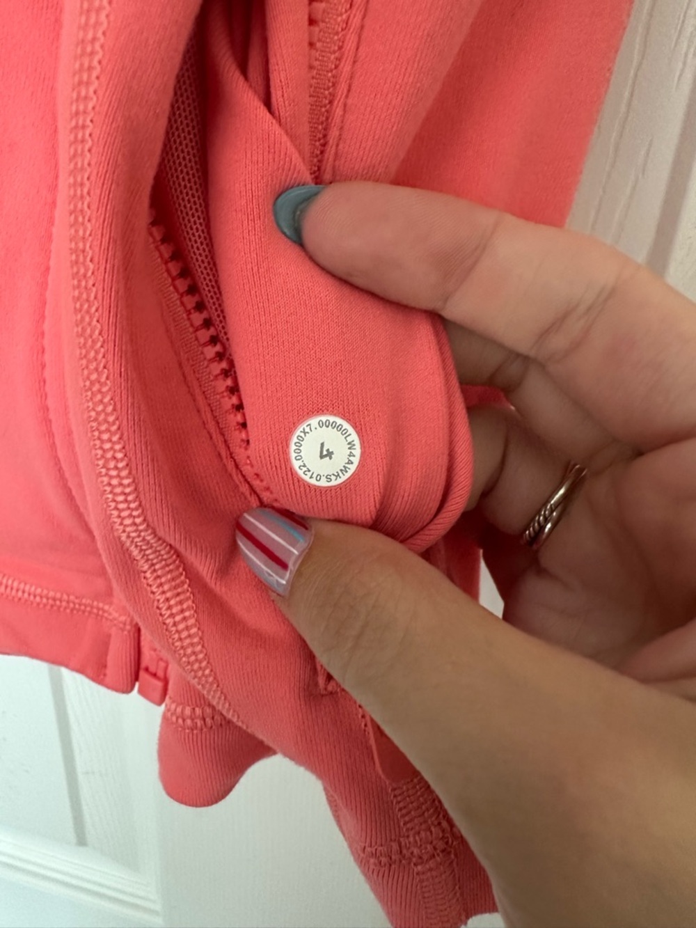 Lululemon RASPBERRY CREAM RARE define jacket - Picture 6 of 6